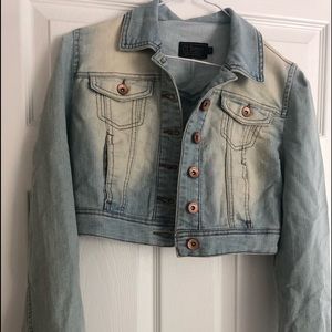 Ci Sono Women’s classic vintage denim jacket
